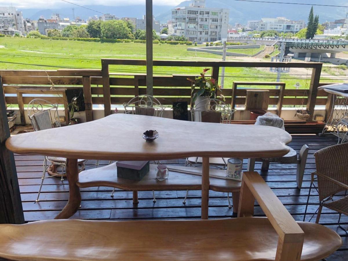 Two Dots On Line Homestay 화롄 외부 사진